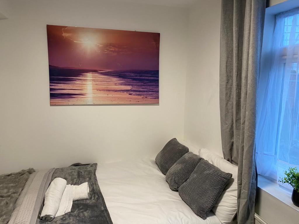 Small But Cozy Studio, Great Tube Connection Лондон Екстер'єр фото